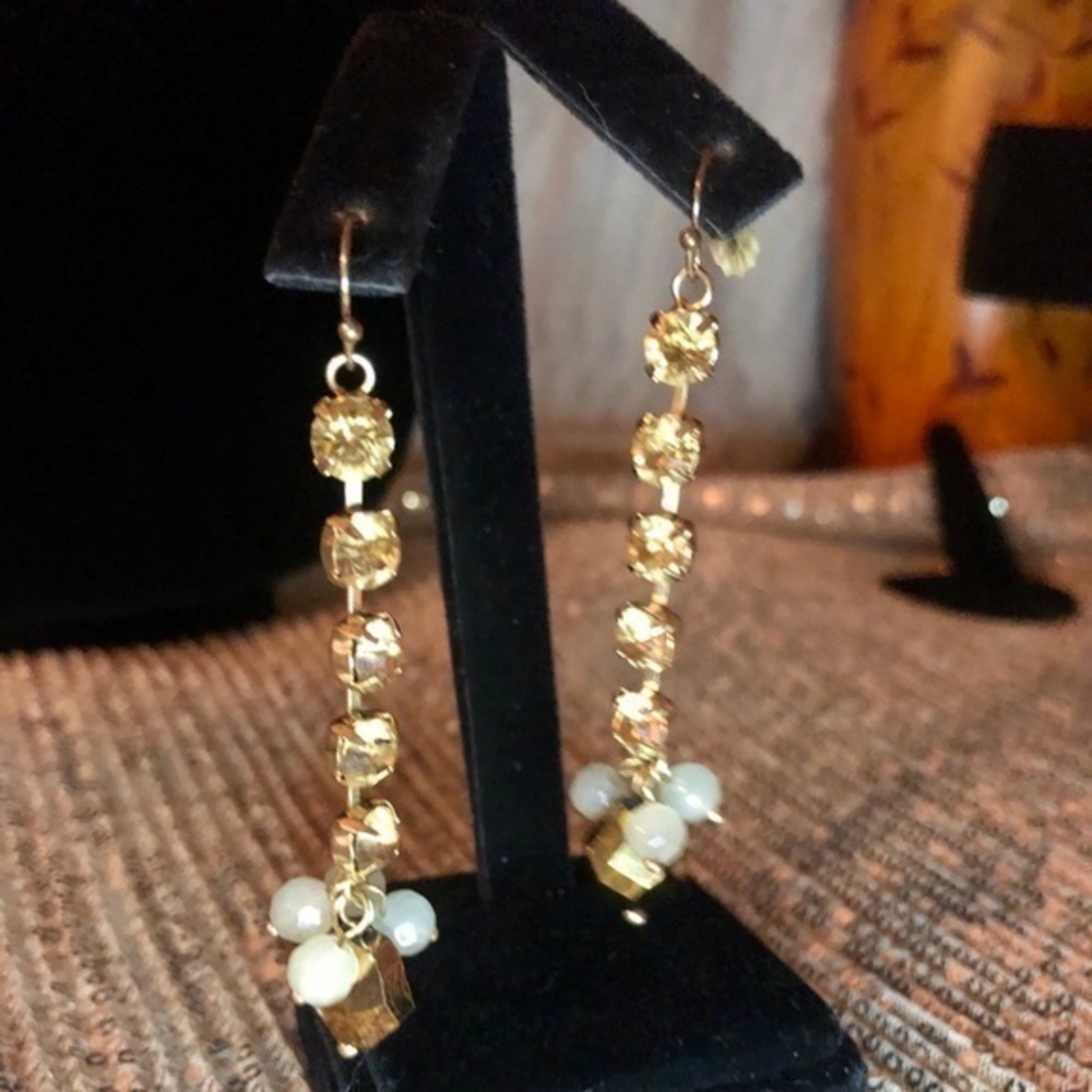 🌸Gold crystal and bead drop earrings🌺💕🌸